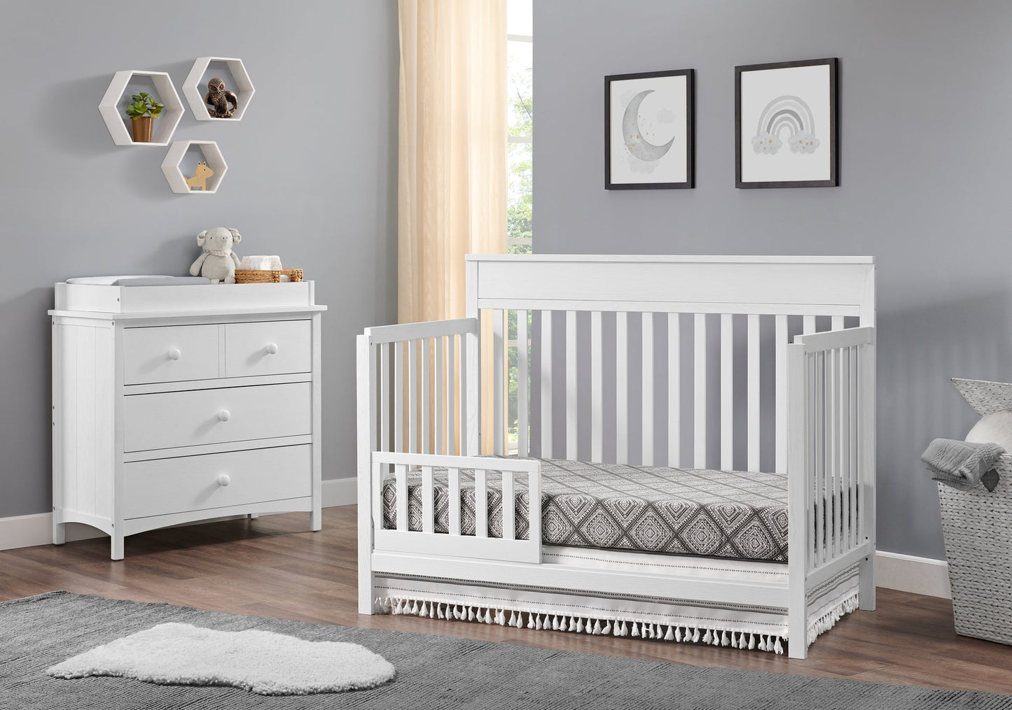 Castle Hill 4 in 1 Convertible Crib by Oxford Baby